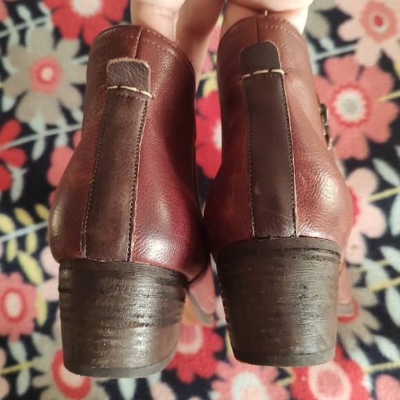 CLARKS LADIES BROWN LEATHER ANKLE BOOTS. EUC SZ 9.5 - Picture 4 of 7